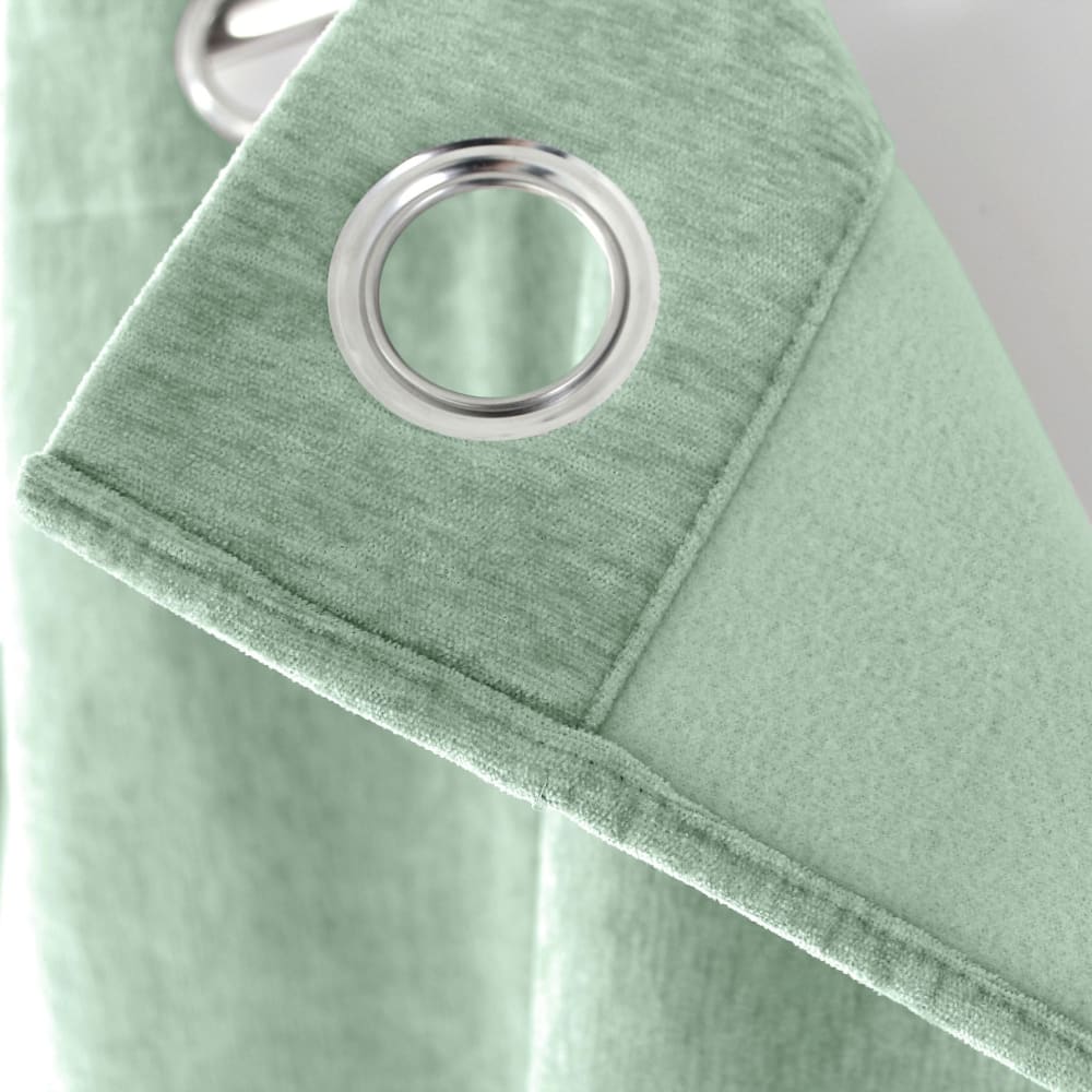 Rideau thermique en velours doublé polaire céladon 140x260 cm - Maisons du Monde