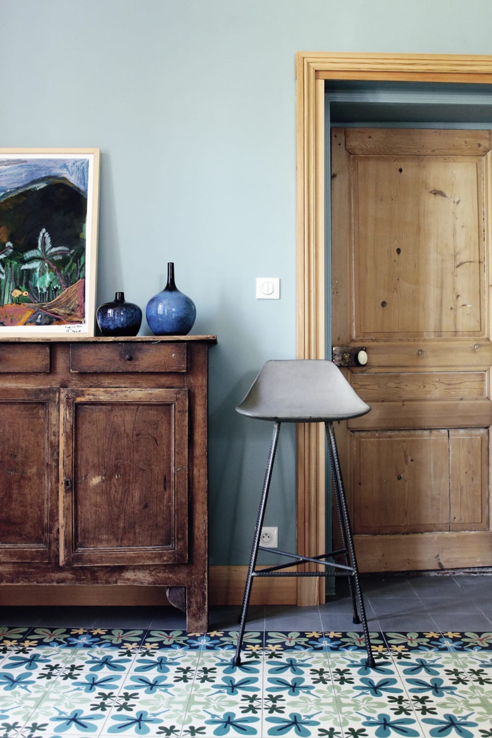 Tabouret de bar industriel en béton gris et acier noir - 93.5x44cm