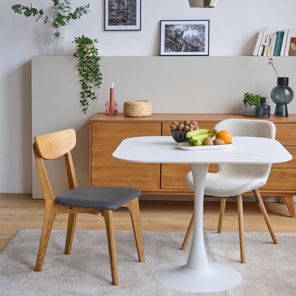 Table carrée en céramique et pied tulipe en métal L90