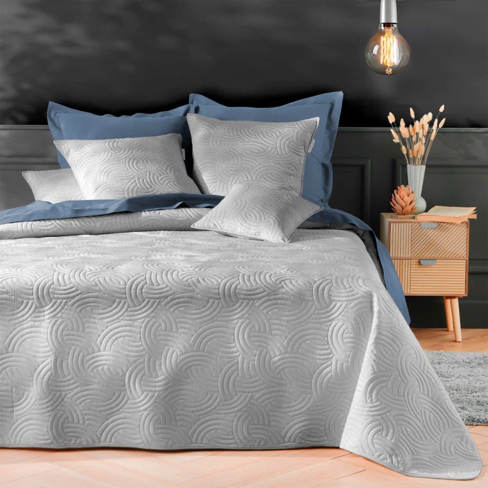 Douceur d'Intérieur Couvre lit [ ]polyester[ ]gris[ ]220x240 Certifié Oeko-Tex - Pes - Polyester