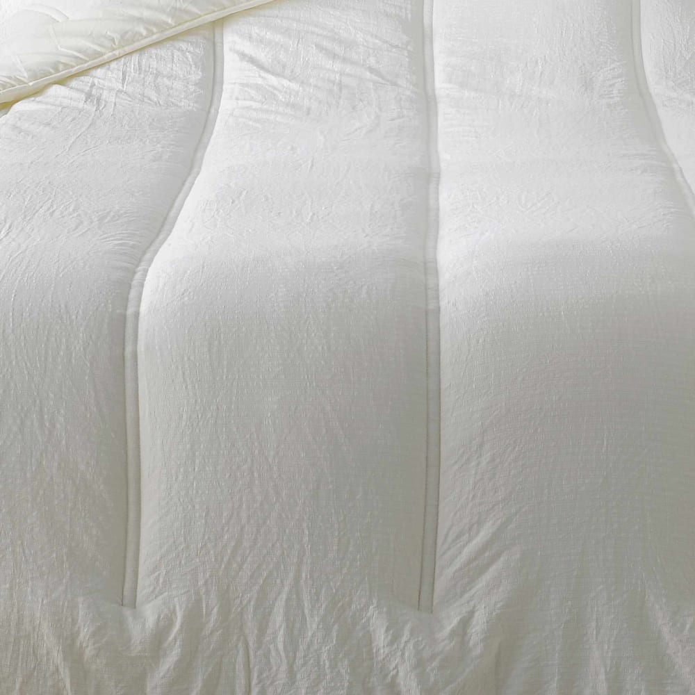 Jeté de lit uni polyester crème 240x260 cm - Maisons du Monde
