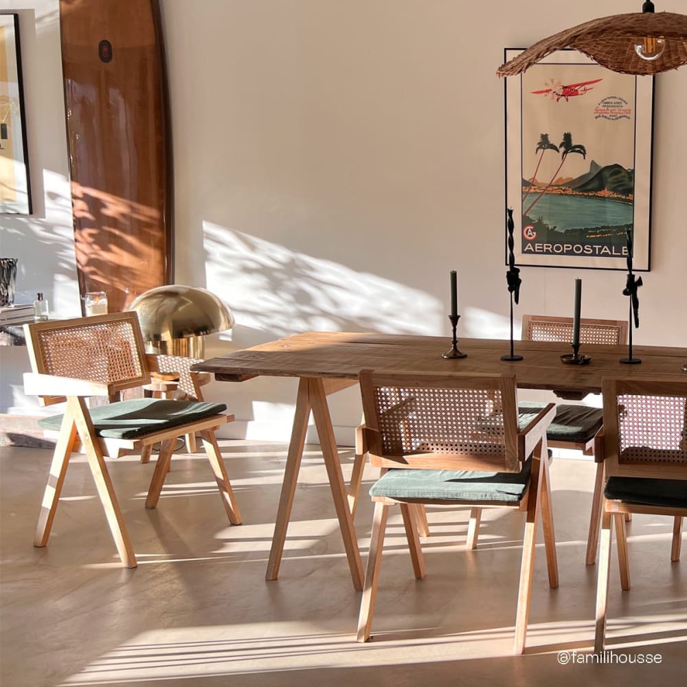 Chaise en bois massif, cannage et velours côtelé vert