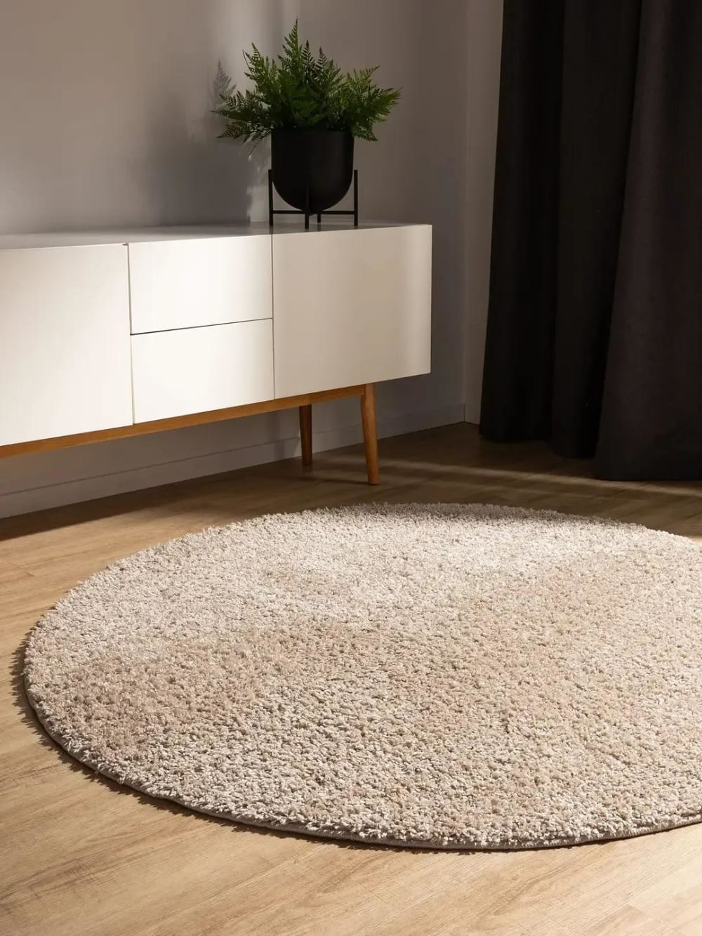 Tapis à poils longs beige D 160 rond
