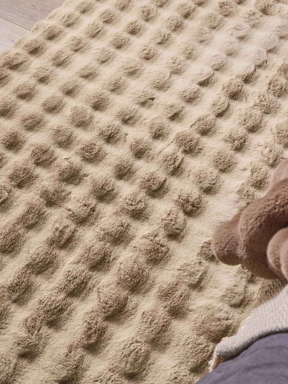 Tapis fausse fourrure beige 120x170 — vue 4