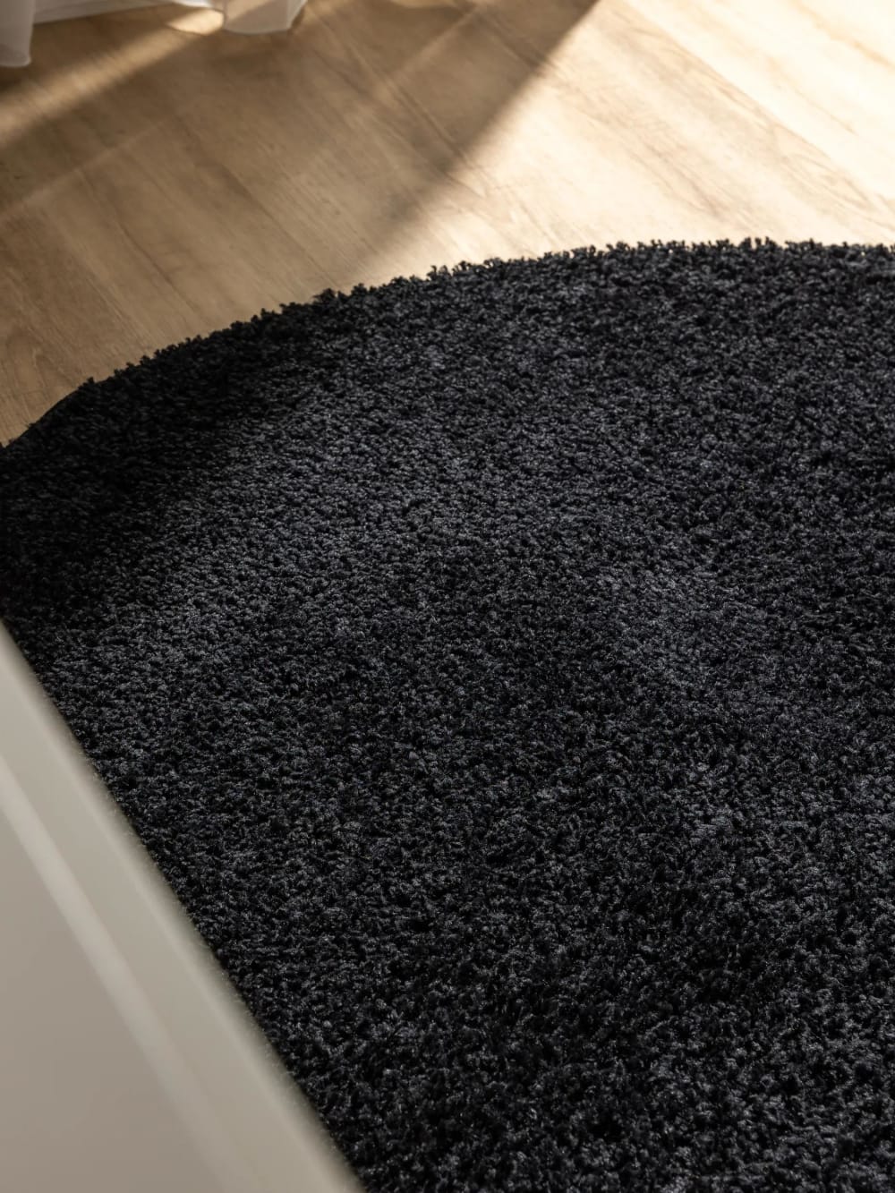Tapis à poils longs noir D 200 rond — vue 4