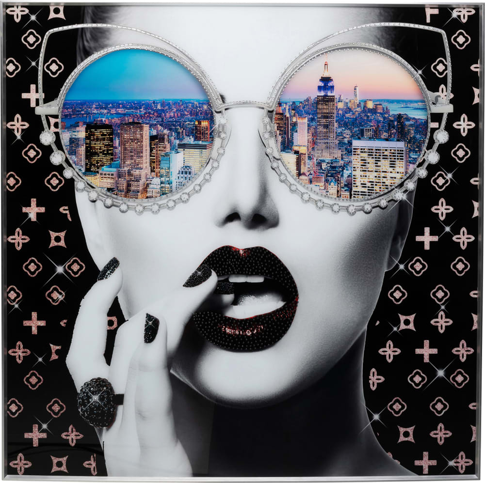 Affiche encadrée femme et buildings 120x120