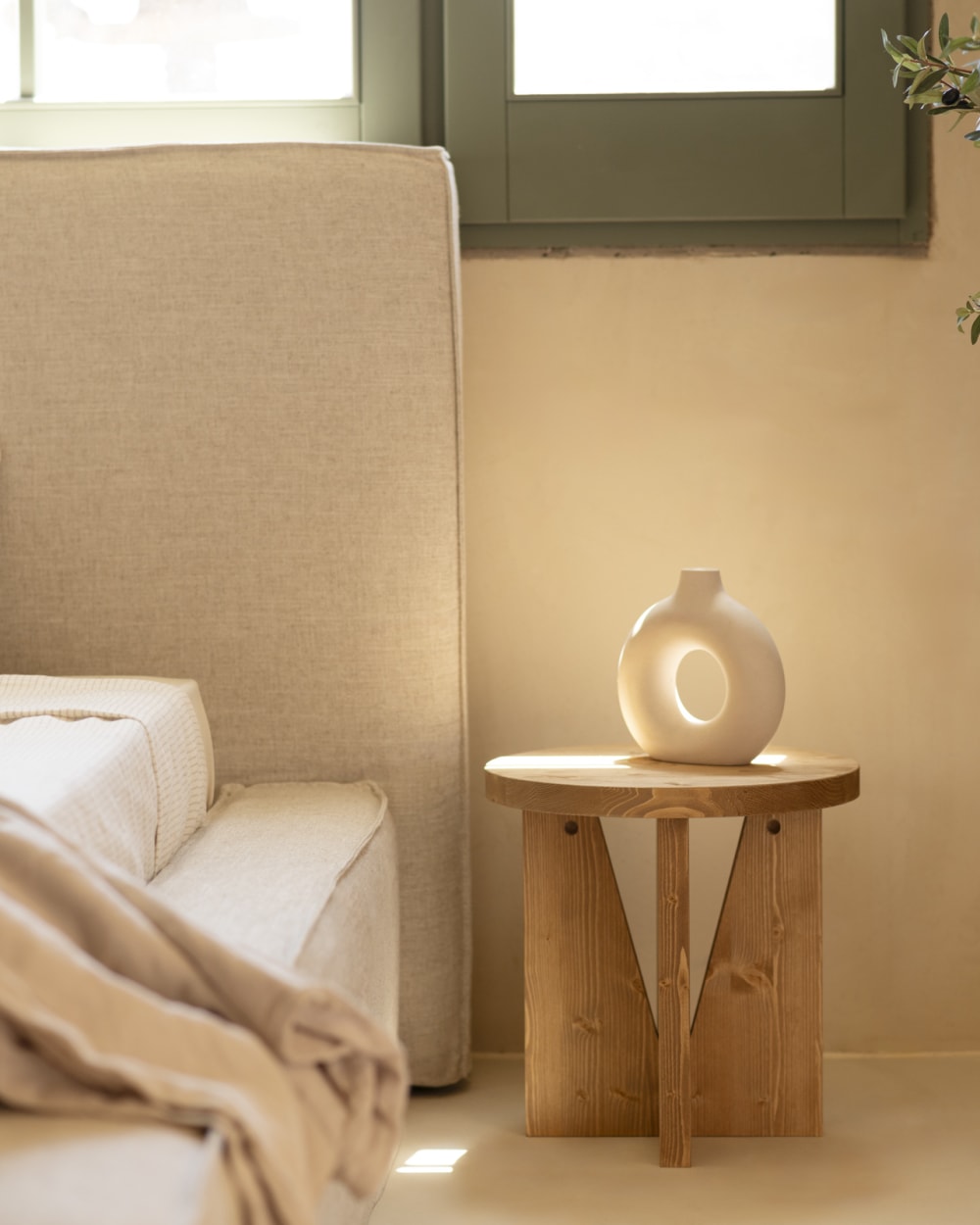Table de chevet en bois en ton marron clair de 40x40cm - Maisons du Monde