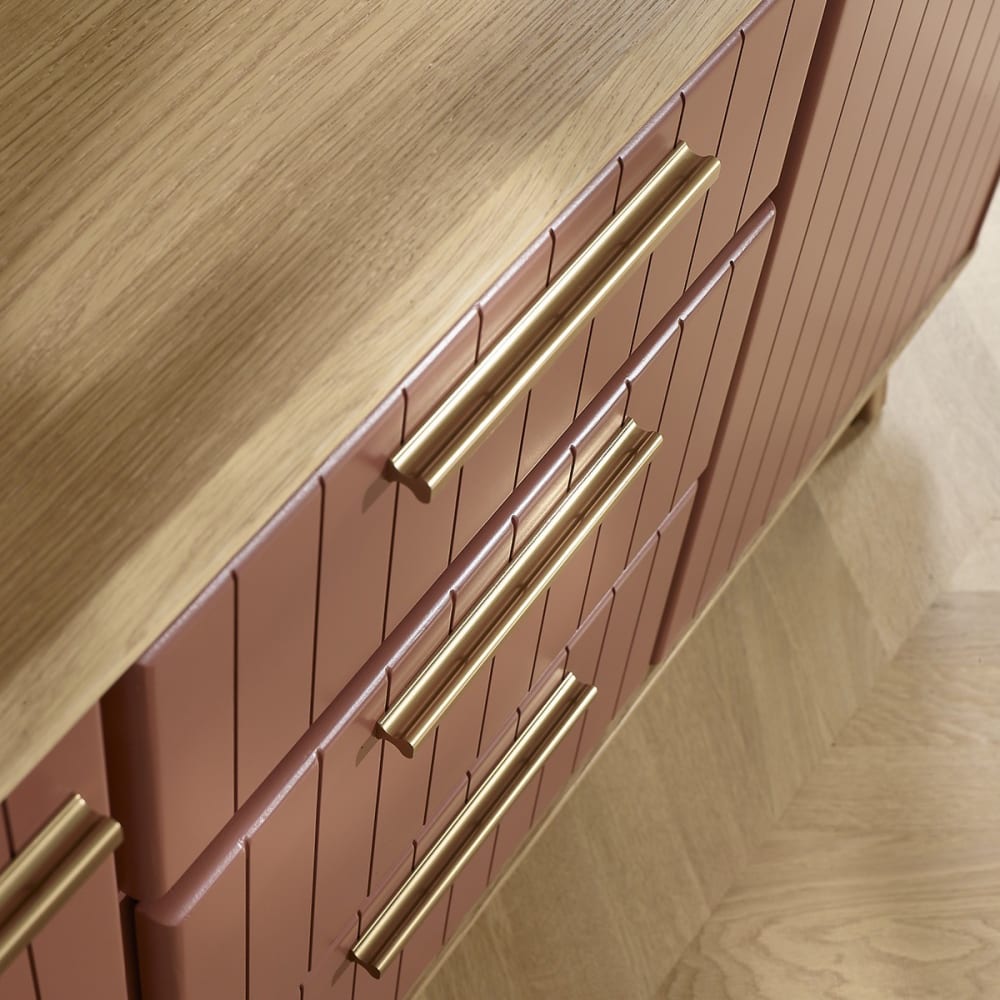 Buffet en chêne 2 portes et 3 tiroirs rose - Maisons du Monde