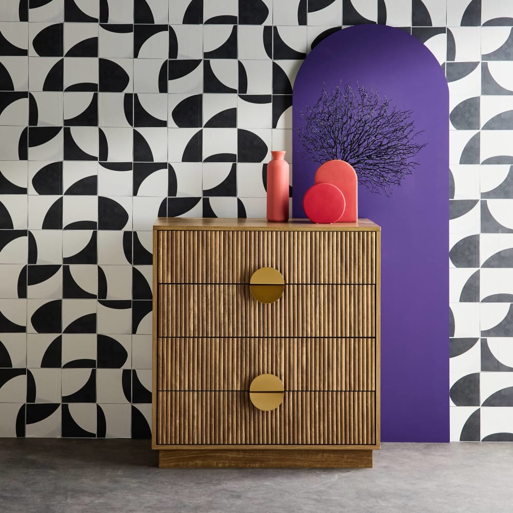 Commode 4 tiroirs décor bois de manguier rainuré