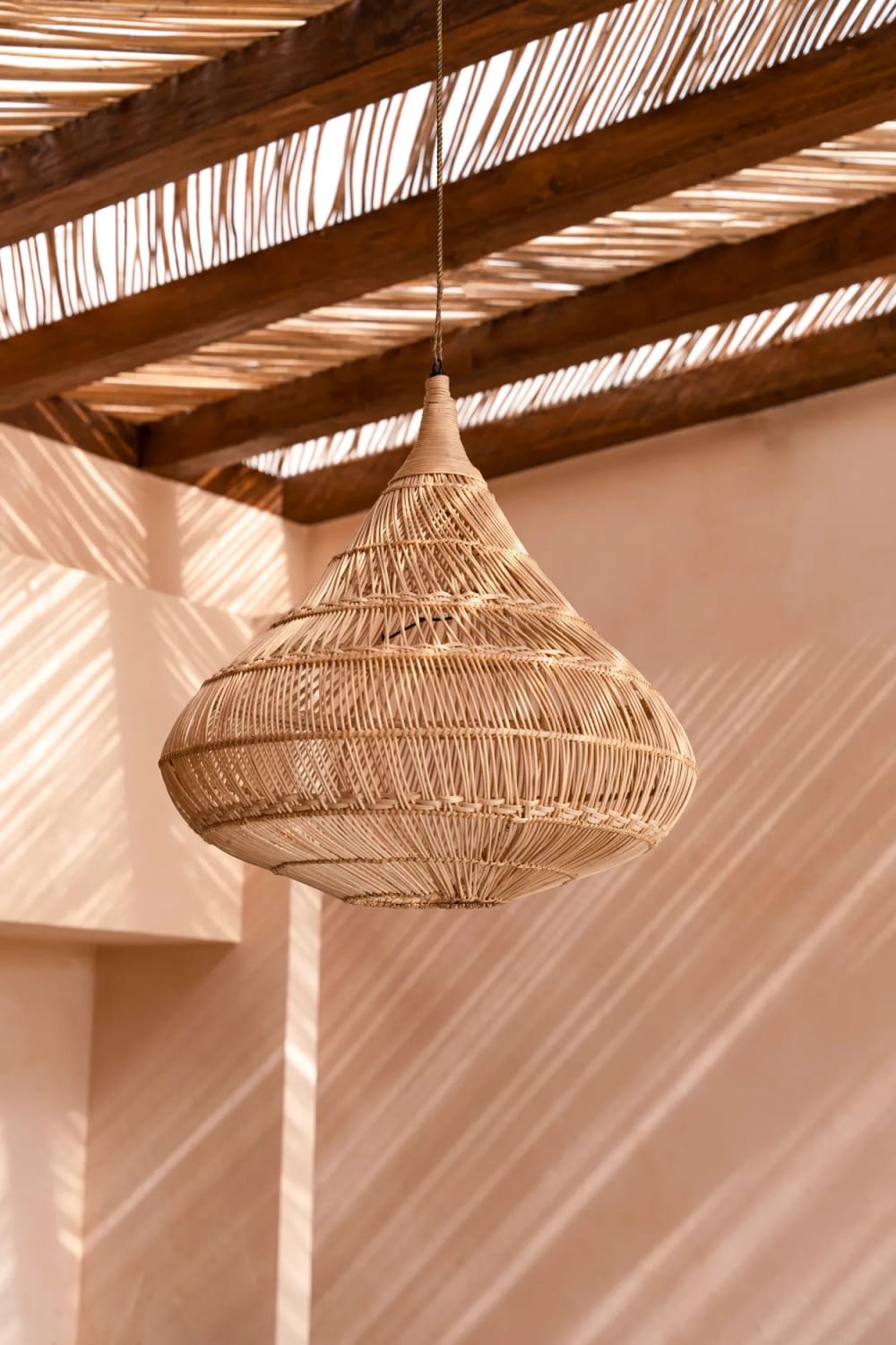 Pendelleuchte aus rattan in braun, 80x80x77cm - Maisons Du Monde