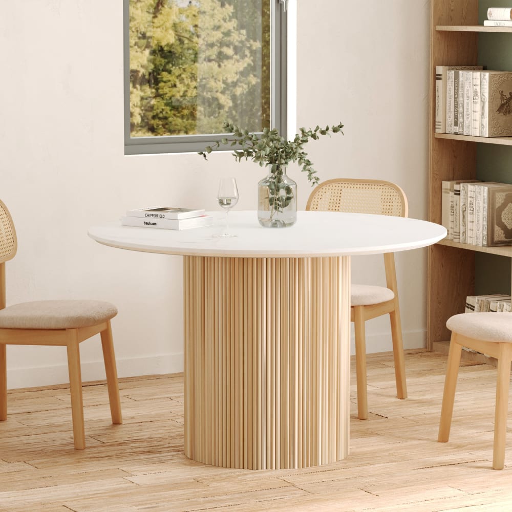 Runder Tisch für 4 Personen aus weißem Marmor und Mango-Holz D120