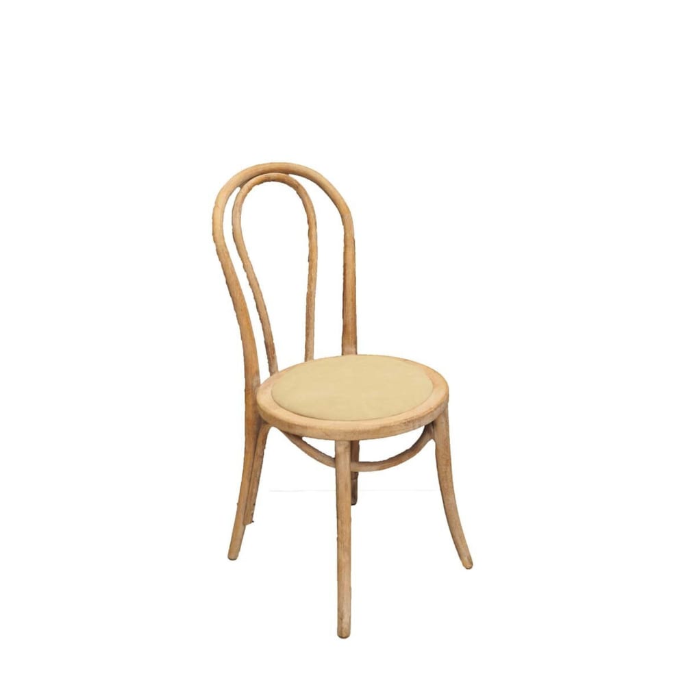 chaise en bois foncé
