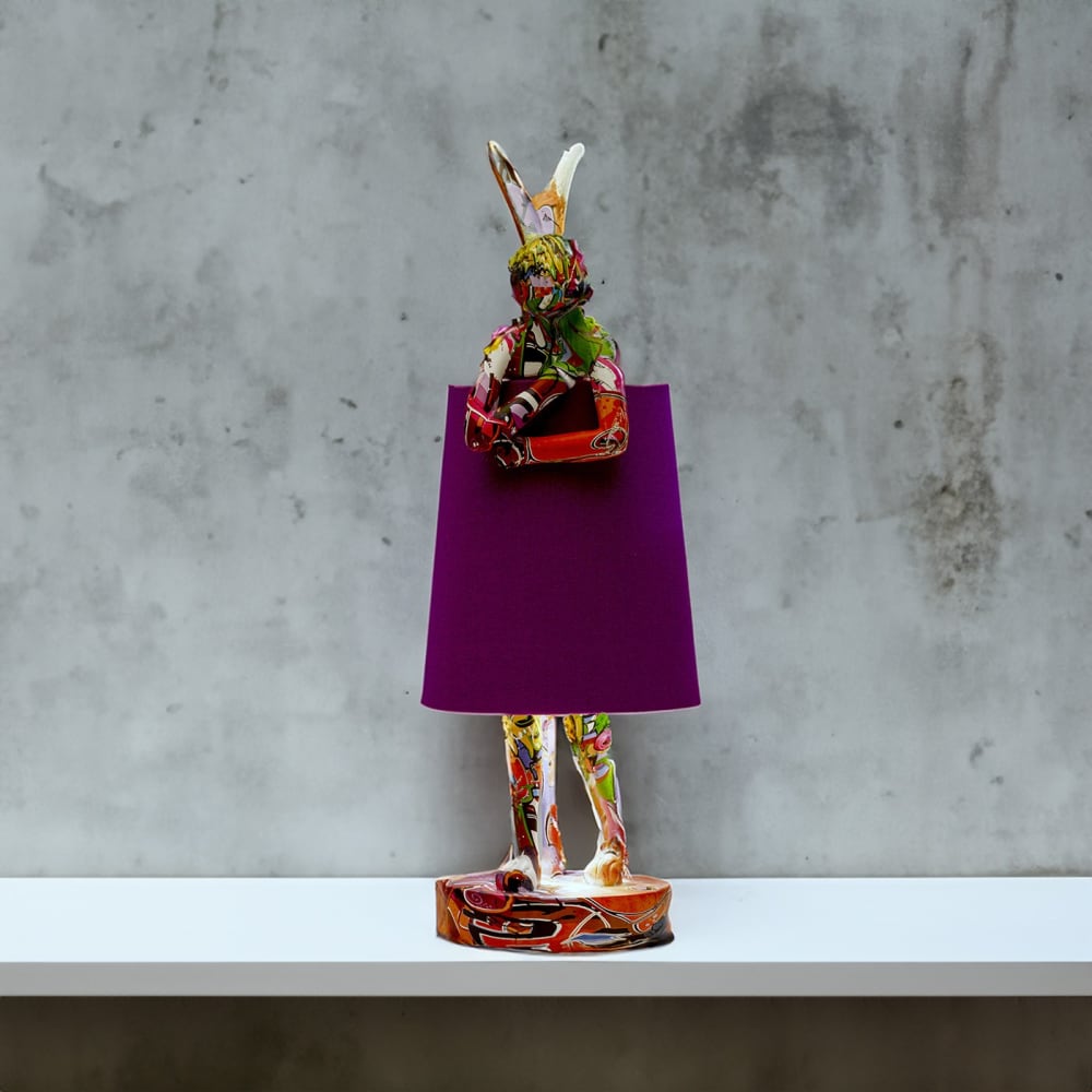 Lampe lapin en polyrésine graffiti et lin violet h50 - Maisons du Monde