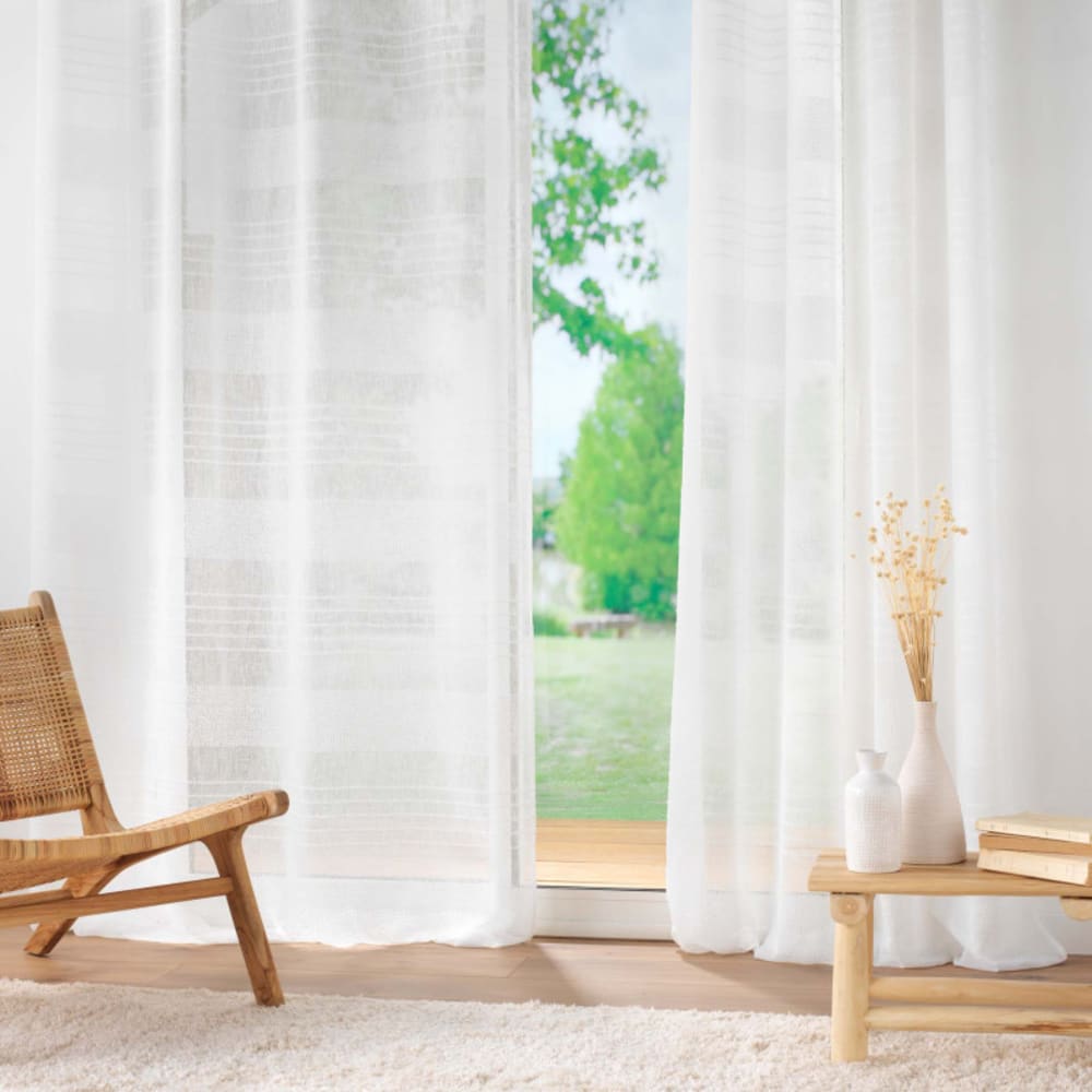 Voilage à œillets effet blanc tissé 140x240cm - Maisons du Monde