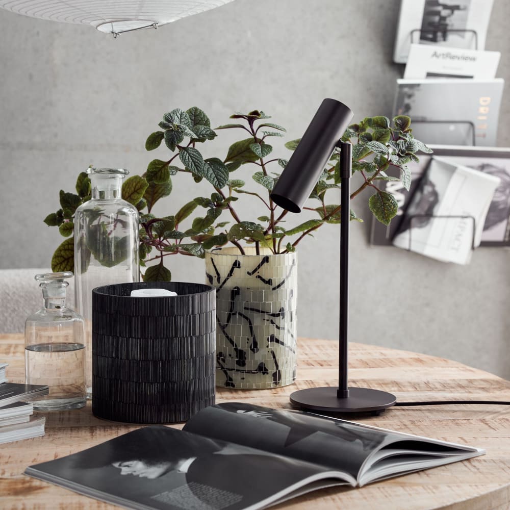 Lampe à poser en métal noir - Maisons du Monde