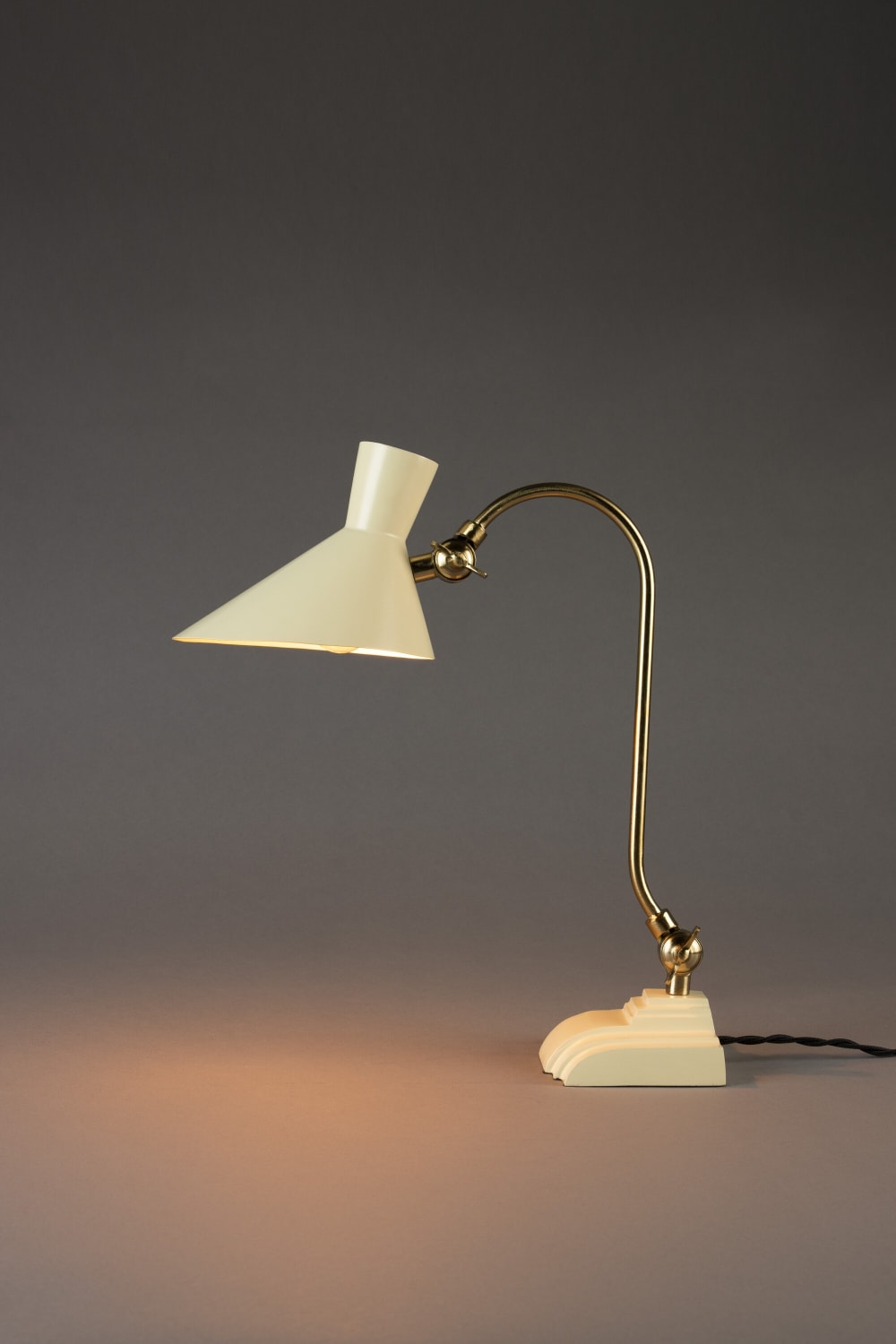 Lampe à poser en fer beige — vue 3