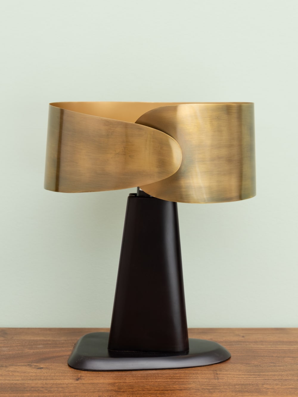 Lampe à poser en métal noir et or - Maisons du Monde