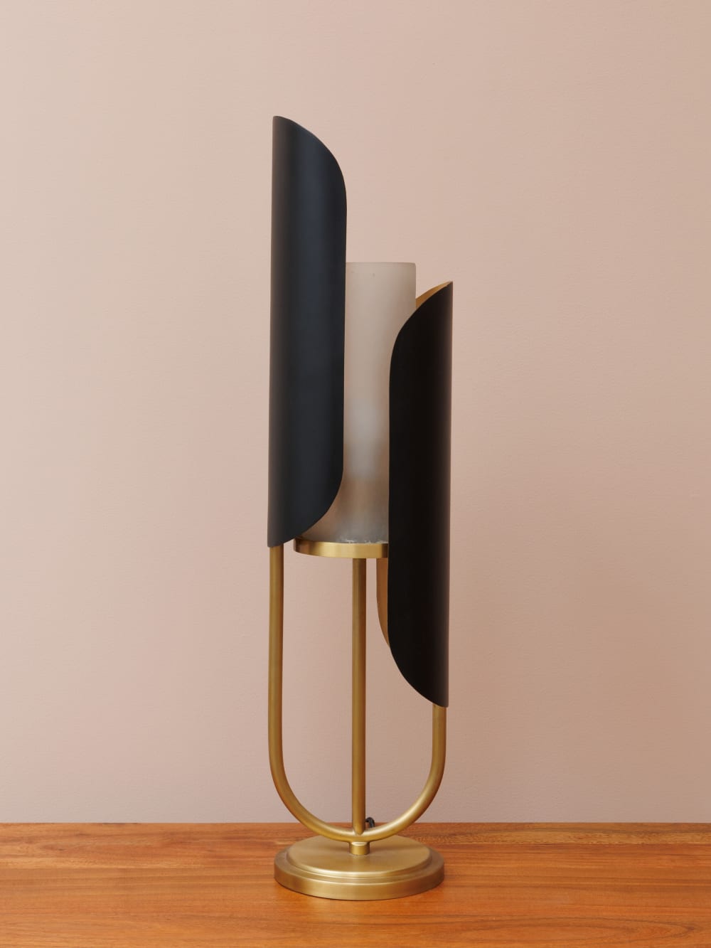 Lampe à poser en métal or et noir - Maisons du Monde