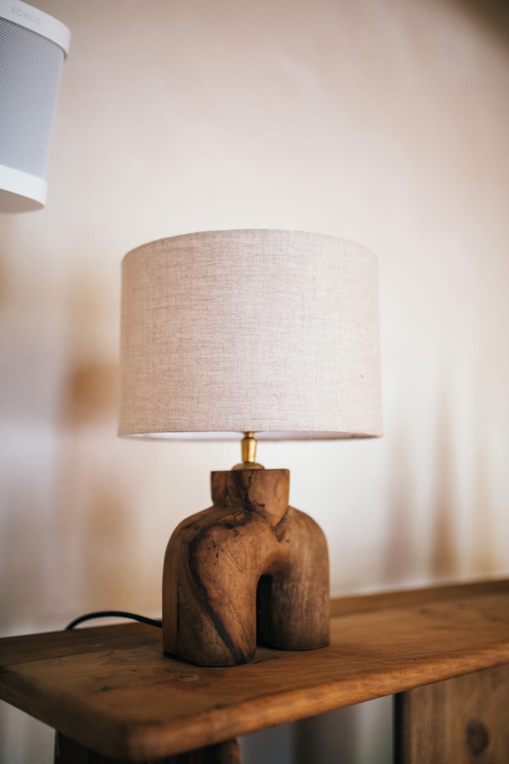Lampe en bois marron — vue 4