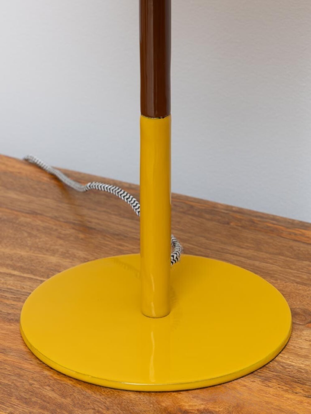 Lampe à poser en métal marron — vue 4