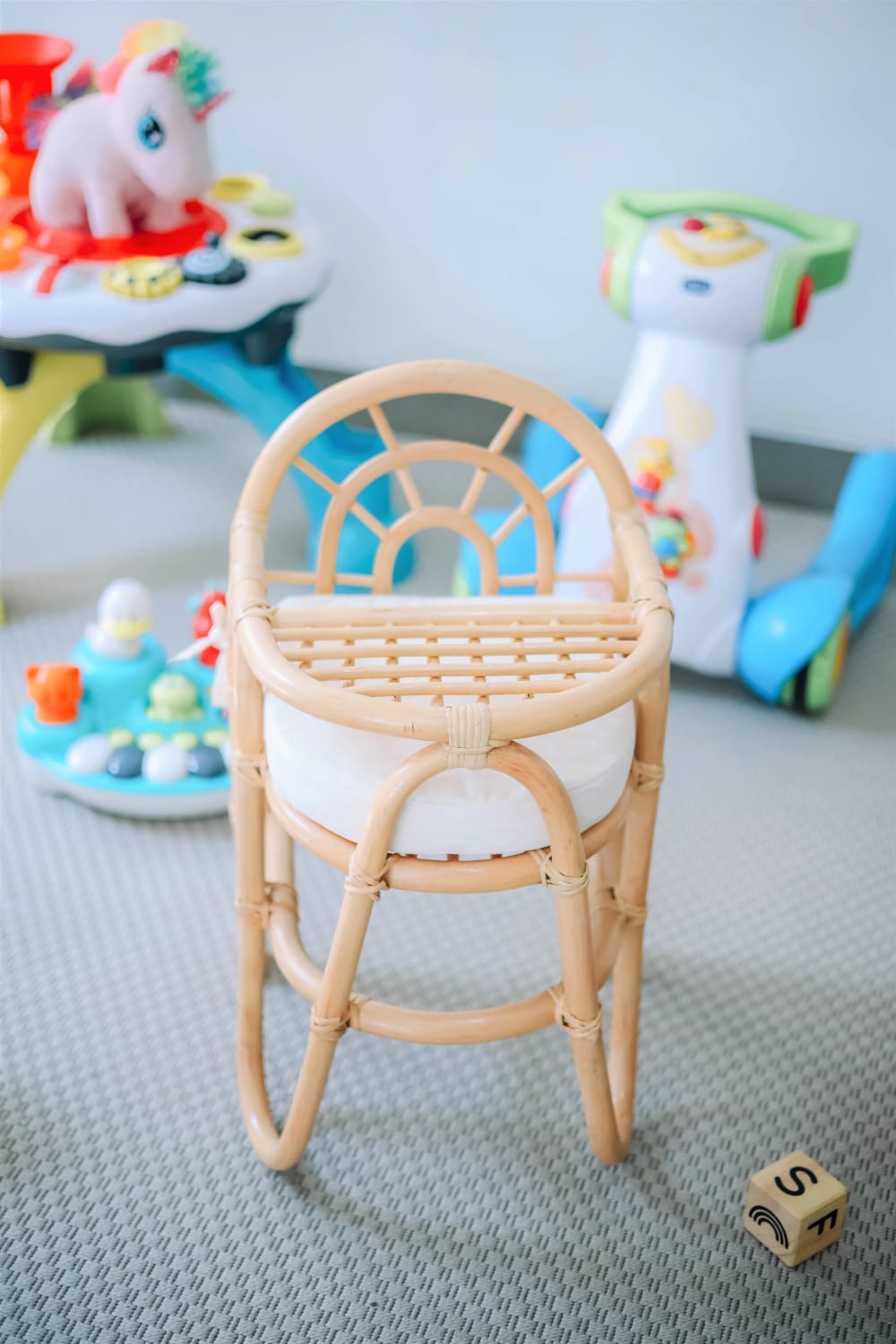 Chaise haute pour bébé en rotin naturel