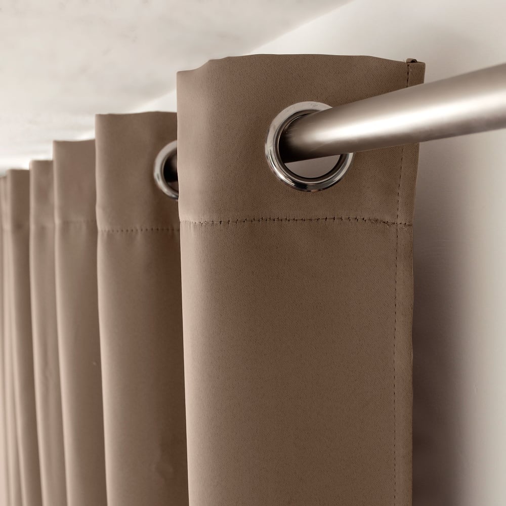 Rideau uni occultant marron avec œillets 140 x 240 cm