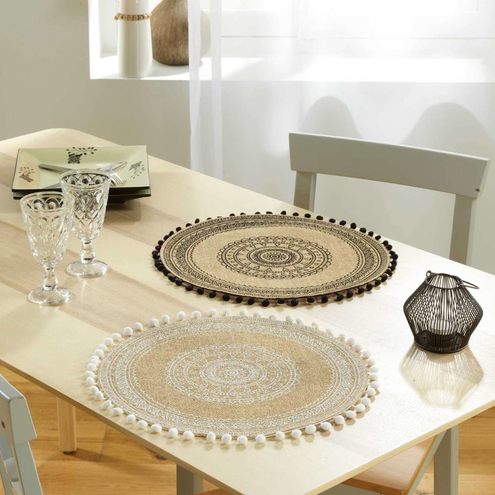 Set de table noir en jute avec pompons Diam. 38 cm - Maisons du Monde