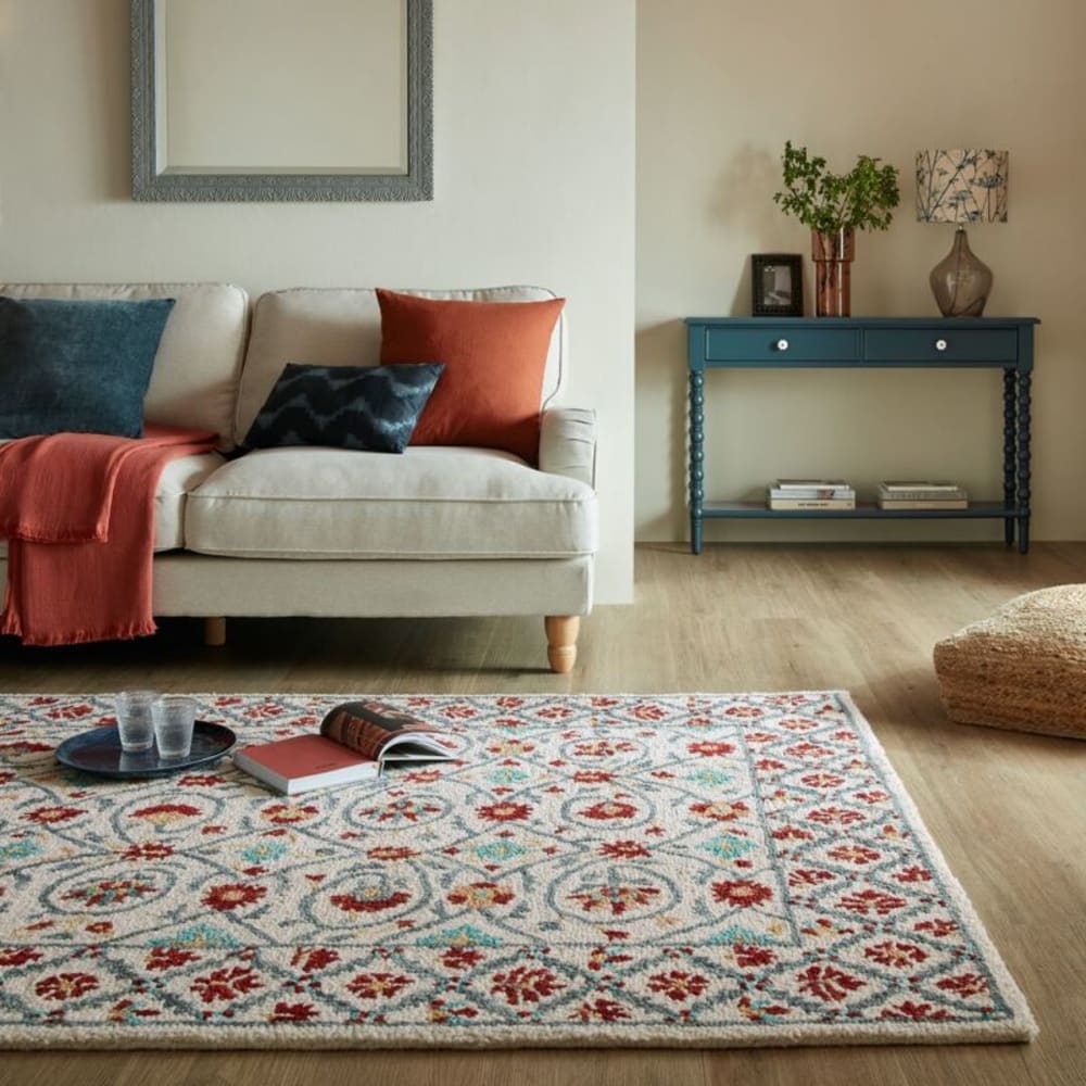 Tapis en laine fleuri bleu et rouge - Maisons du Monde