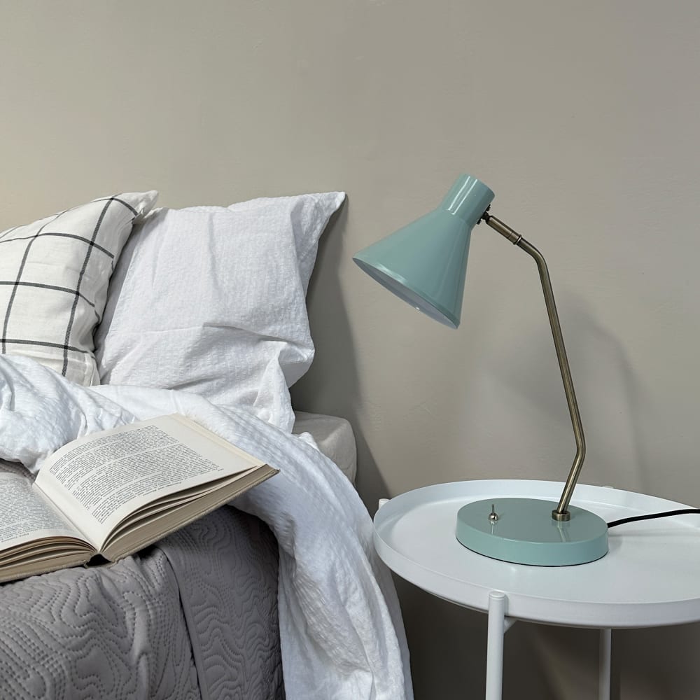 Lampe à poser en métal vert menthe / laiton - Maisons du Monde