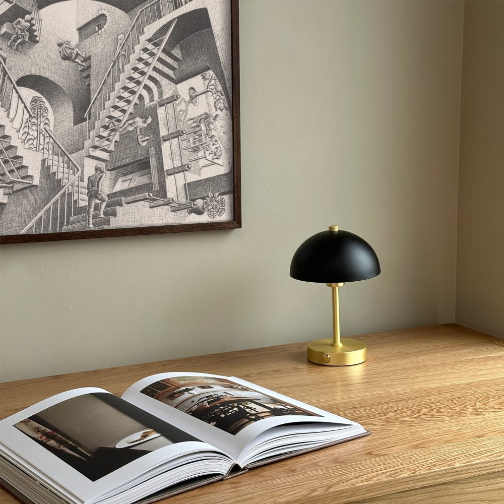 Lampe à poser en métal noir/laiton rechargeable — vue 3
