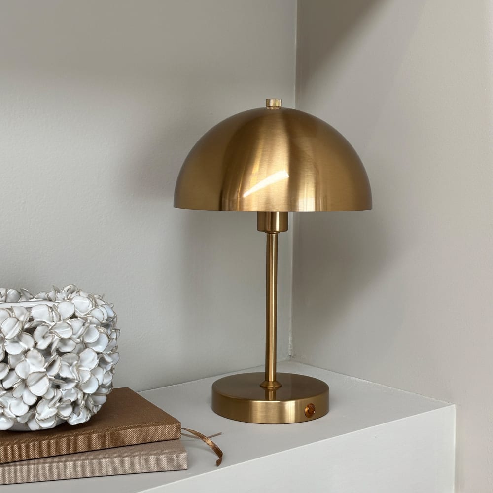 Lampe à poser en métal laiton - Maisons du Monde