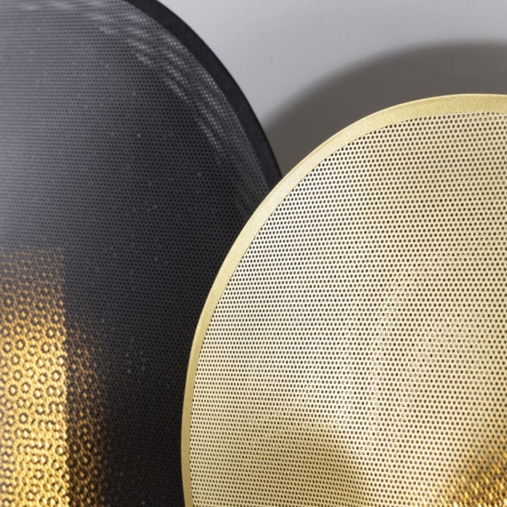 Lampe en métal noir et maille polymère dorée h39,5 cm - Maisons du Monde