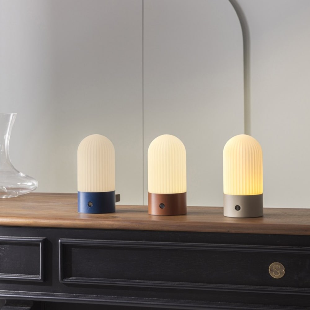 Lampe portable en métal bleu et verre - h19 cm — vue 4