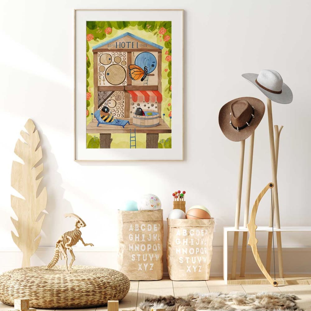 Affiche enfant hôtel pour insectes  avec cadre bois 40x60 cm (Hexoa) - Image 1