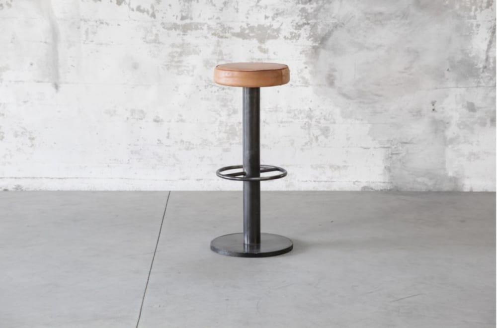 Industrieller Barhocker aus Stahl und Leder - Maisons Du Monde