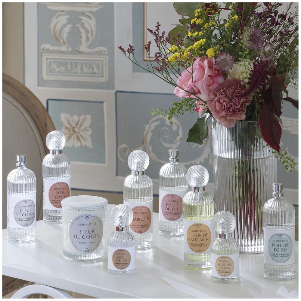 Bougie parfumée 145 g - fleur de coton - Maisons du Monde