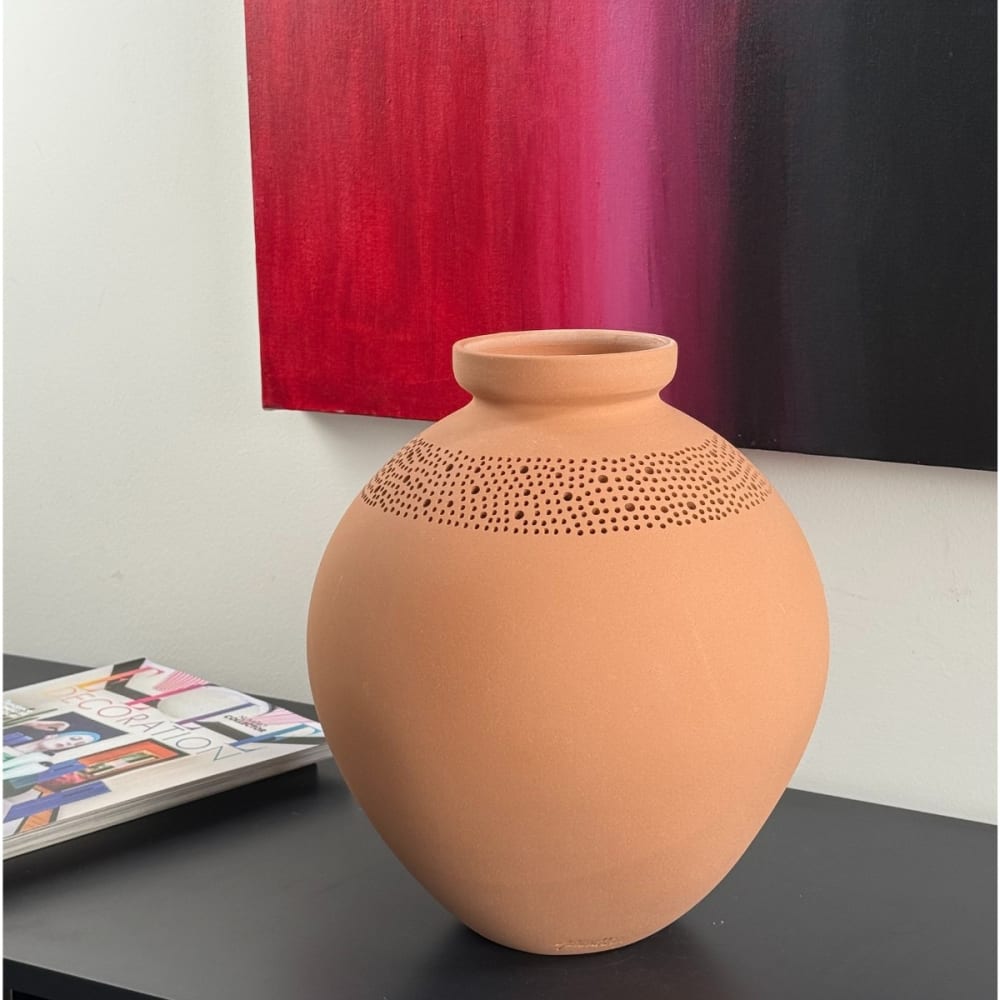 Vase décoratif en terre cuite fait main H.29cm - Maisons du Monde