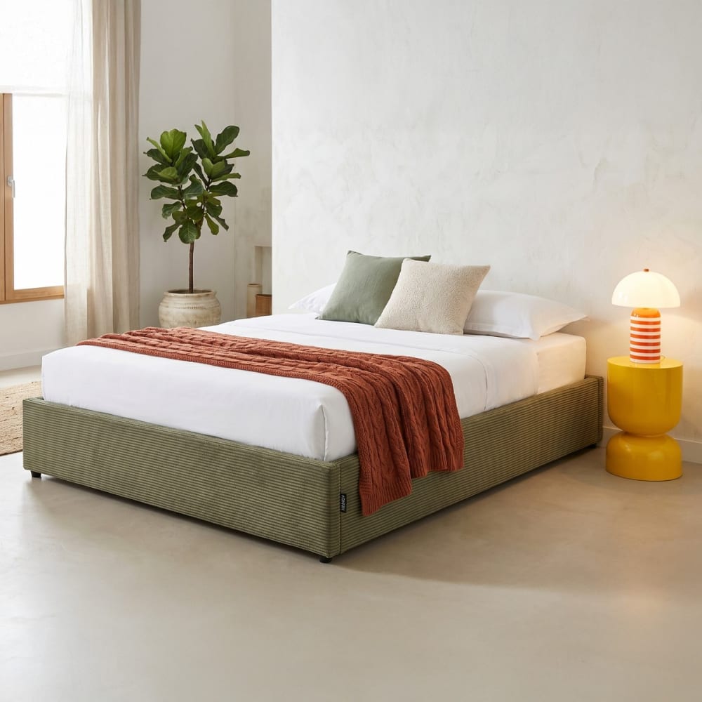 Lit coffre 180x200 cm en velours côtelé vert avec sommier - Maisons du Monde