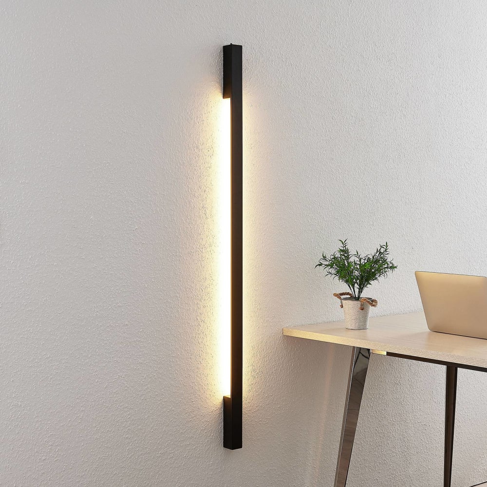 LED Wandleuchte, Wandlampe Innen aus Aluminium, schwarz - Maisons