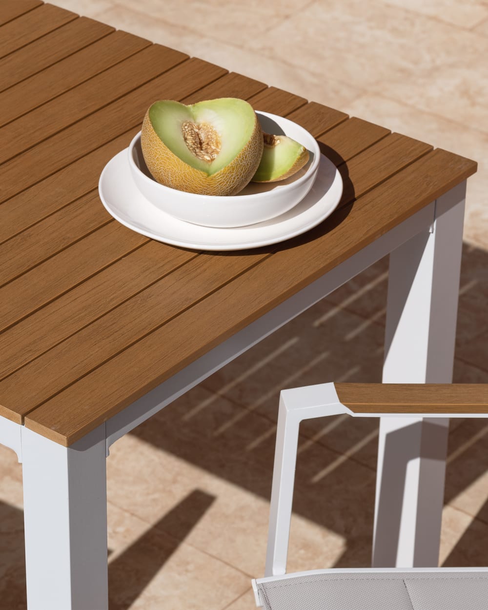 Set jardin table 130x70 et 4 chaises textilène en alum blanc