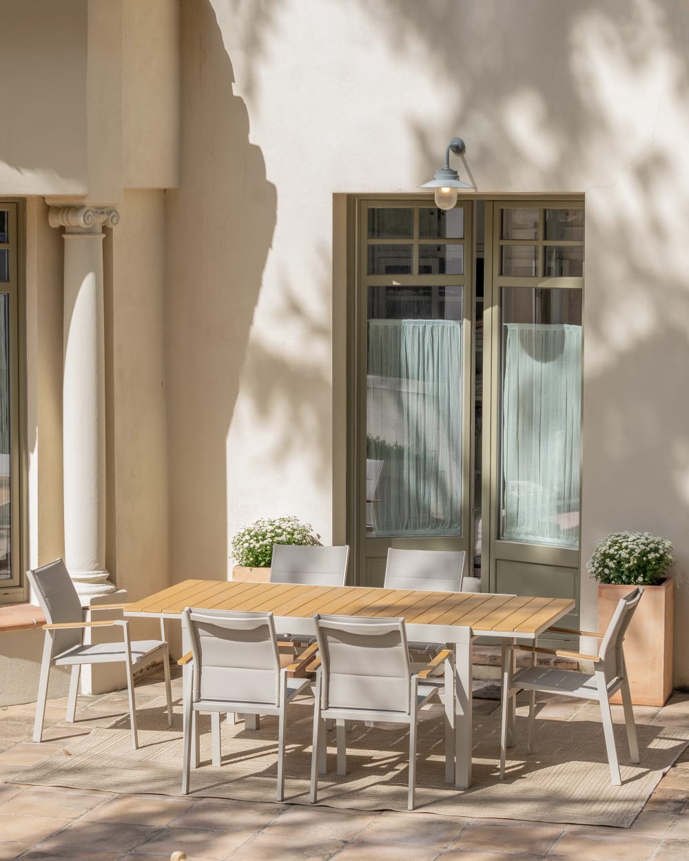 Table de jardin à rallonge beige 140/200x90 imitation bois - Maisons du Monde