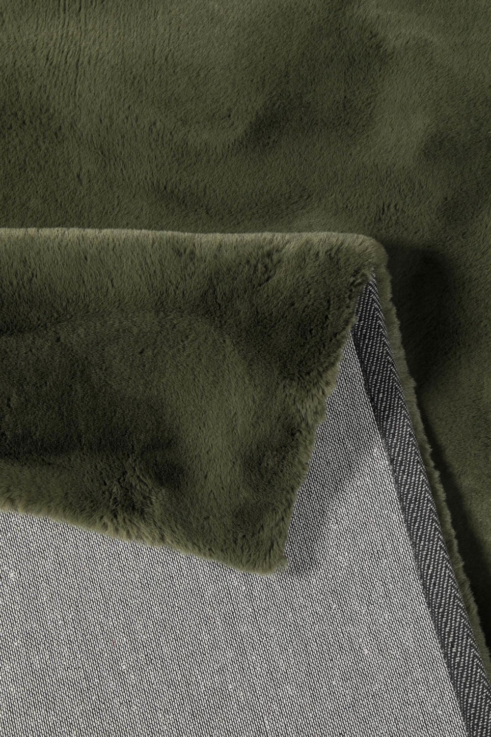 Tapis imitation fourrure lapin doux tufté vert olive 160x230 — vue 4