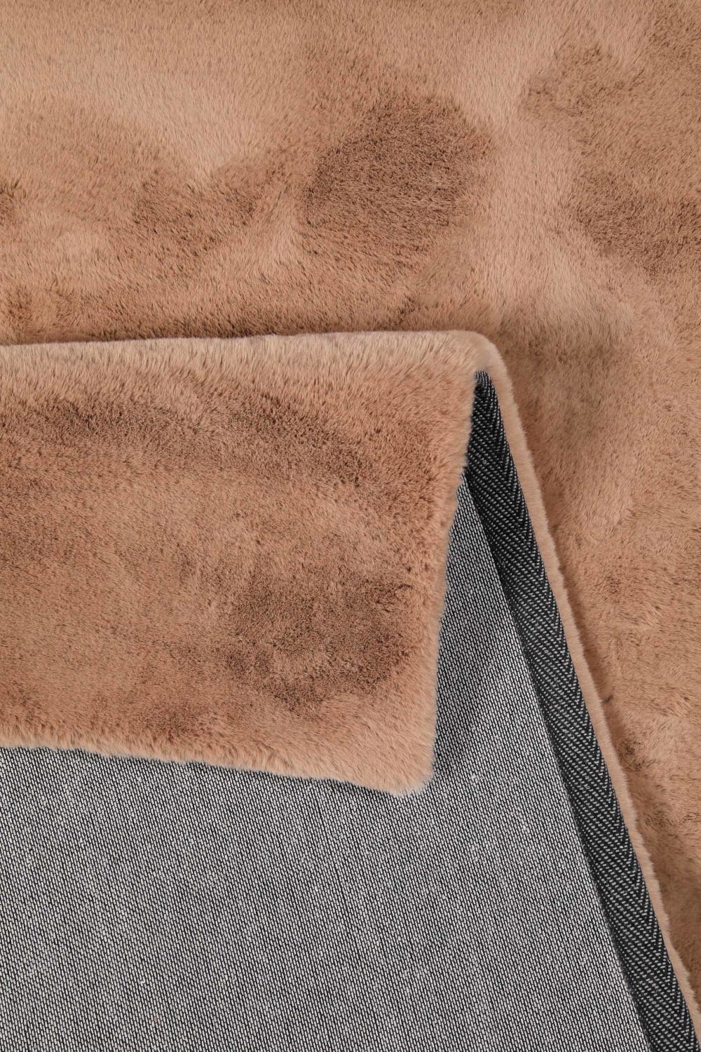 Tapis imitation fourrure lapin doux tufté rose poudré 80x150 — vue 4
