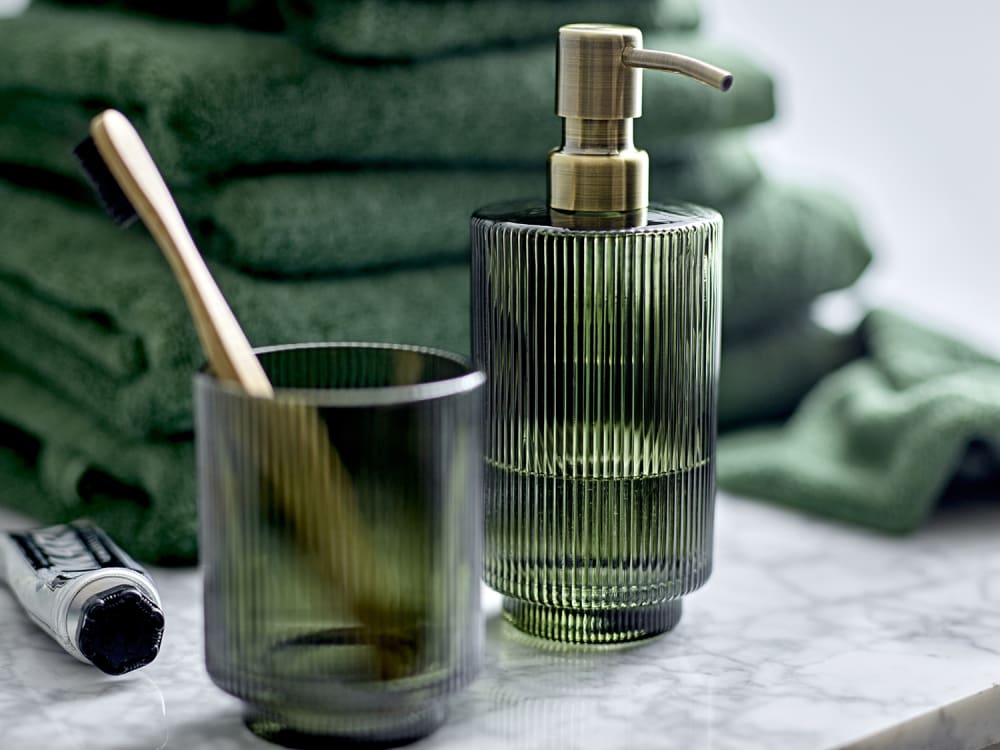 Distributeur de savon en verre vert - Maisons du Monde