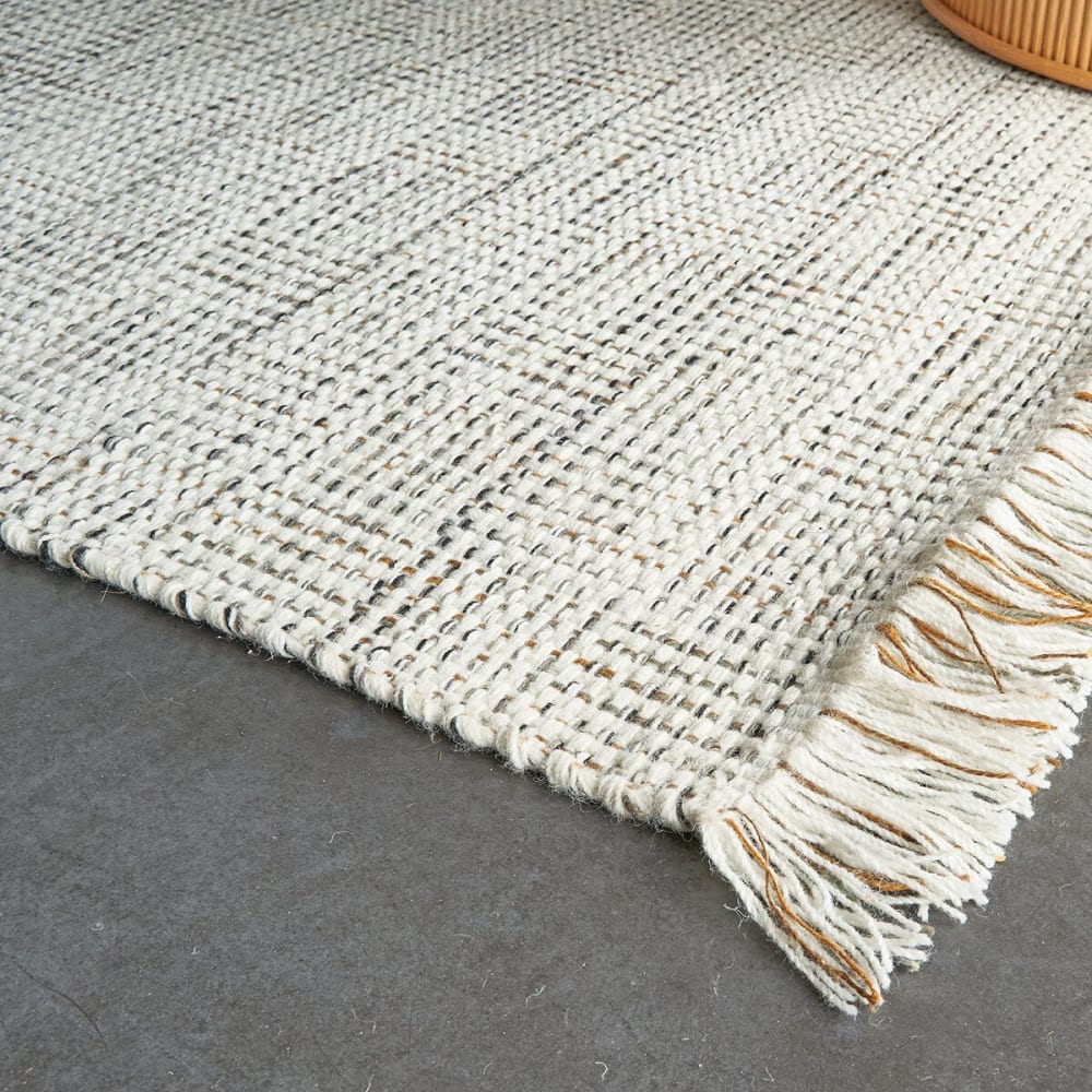 Tapis en jute naturelle et laine tissée main 140 x 200 cm — vue 4