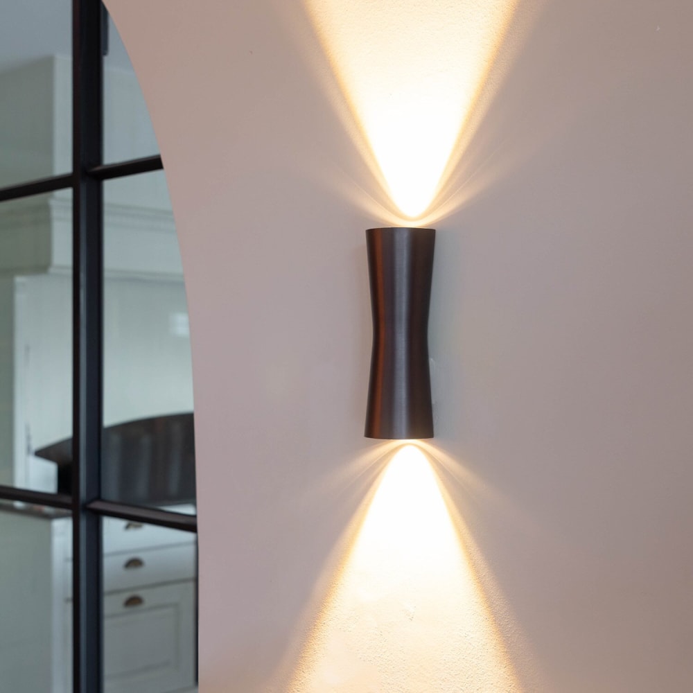 Rechteckige Wandleuchte aus Metall, LED, 7x5x20, Bronze - Maisons