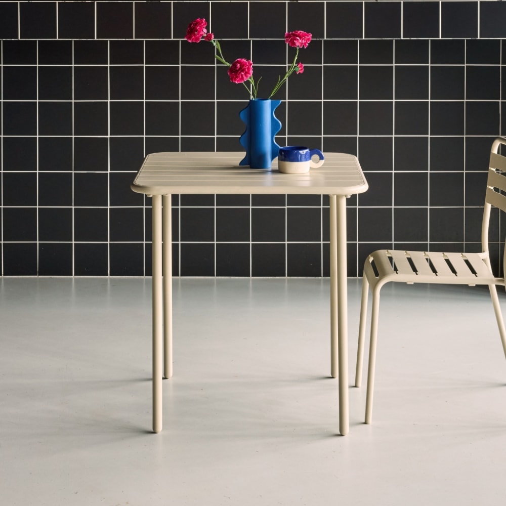sweeek Table de jardin métal 2 places, beige - Acier