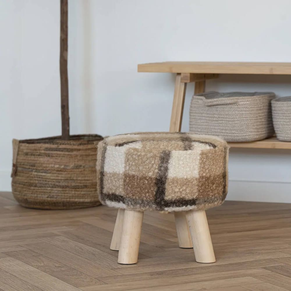 Tabouret bas tissu bouclé imprimé ecossais pieds en pin naturel - Maisons du Monde