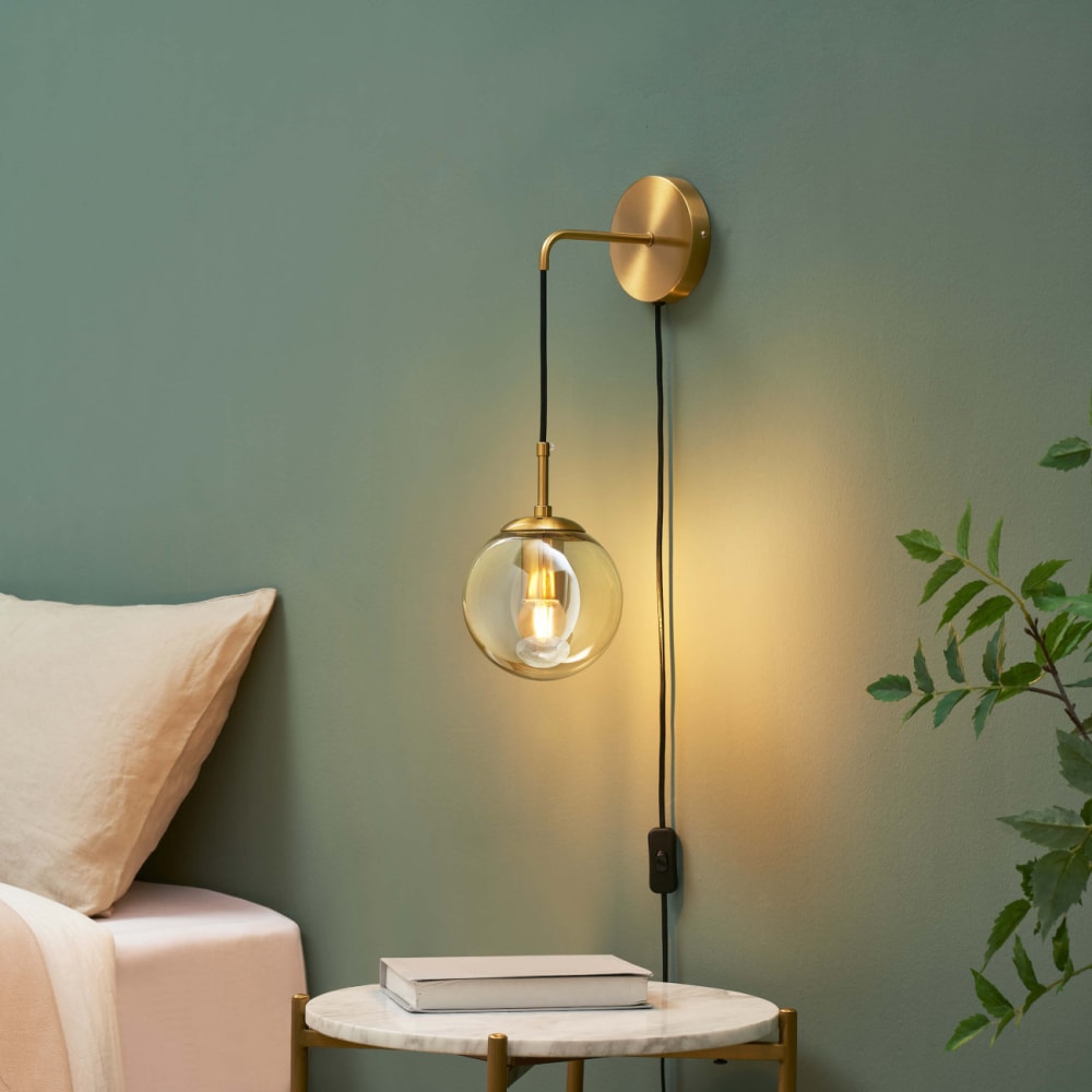 Goldene Wandleuchte aus Glas mit Kabel und Schalter - Robyn -