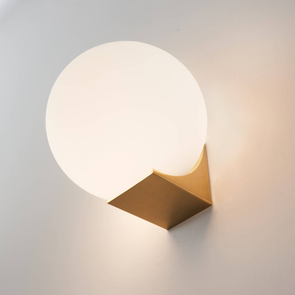 Applique en verre blanc et doré 15.3 cm — vue 3